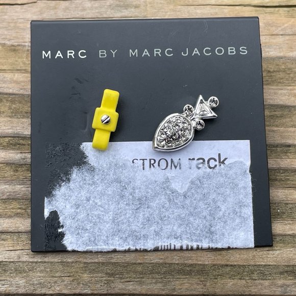 Marc Jacobs Earrings mix tone mismatch set Bow and Pineapple post Women Earrings - Picture 8 of 12